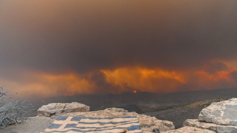 Пожарът край Александруполис се разгоря с нова сила
