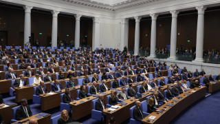Новият механизъм за определяне на минималната заплата мина на първо четене в пленарна зала