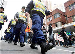 В Сидни евакуираха 5000 студенти заради взривоопасно вещество