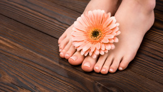 Педикюрът е сравнително лесна козметична процедура човек може да