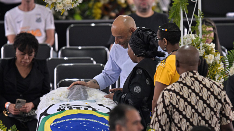 Повече от 230 000 души, включително президентът на Бразилия Луис