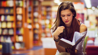 Книжарница ще продава само книги, написани от жени