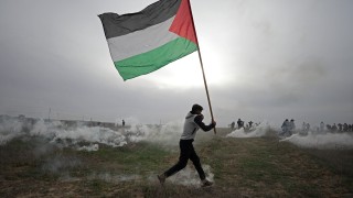 Хиляди палестинци излязоха по улиците на Газа и окупирания Западен бряг
