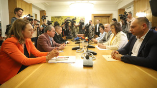 Даваме си сметка каква отговорност лежи върху нас С тези