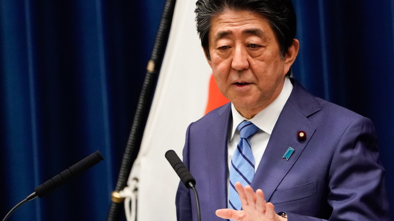 Японският премиер Шиндзо Абе коментира, че огнището на коронавирус в