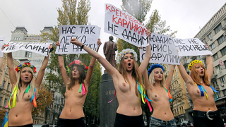 Янукович привлича инвеститори с голи украинки