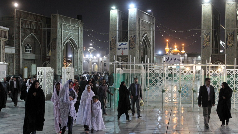 Иран предупреди гражданите си да спрат да пътуват, за да не умрат милиони