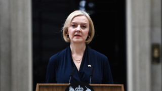 Лиз Тръс подаде оставка като премиер на Великобритания съощава Би
