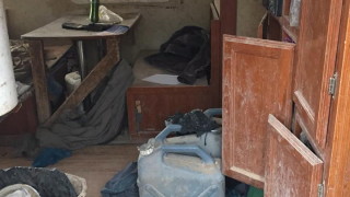 Властите са обезпокоени че откритите 11 гладуващи деца в пустинята