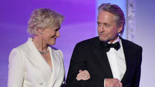 След като излиза през 1987 г Фатално привличане спечелва както