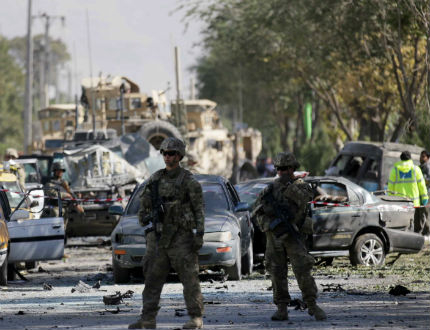 Експлозия и стрелба разтърсиха дипломатически квартал в Кабул 