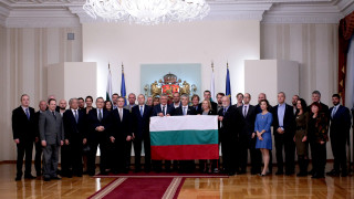 Президентът изпрати полярниците ни с българския флаг