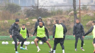 Проливен дъжд беляза първата тренировка на белите на турска земя