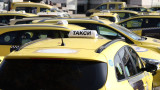  Таксиметрови водачи стачкуваха пред Столична община за повишение на цените 