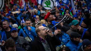 Около 2000 работници излязоха в сряда по улиците на чешката