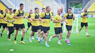Четирима футболисти се присъединиха към лагера на Ботев Пловдив в