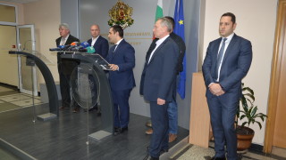 Караниколов продължава диалога по закона за горивата