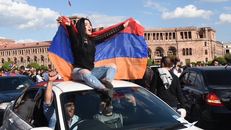 Карен Карапетян, временно изпълняващ длъжността министър-председател на Армения, предложи предсрочни