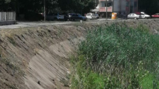 Община Ямбол започна прочистване на коритото на река Тунджа в