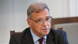 Министърът на околната среда и водите Юлиан Попов не изключва