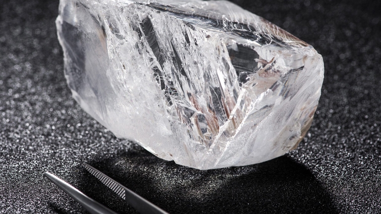 "Лукойл" продава диамантения си бизнес за $1,45 милиарда