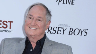 Почина американският певец и композитор Нийл Седака