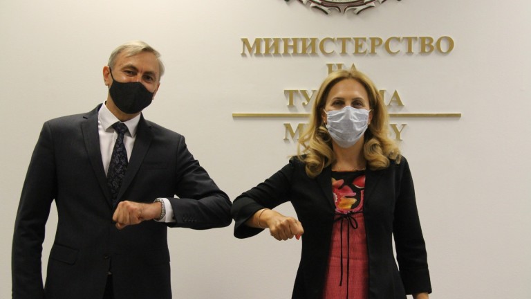 Марияна Николова обсъди с посланика на Молдова отпадането на PCR тест за молдовците при влизане у нас 