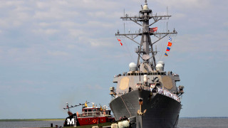 Руските военни обявиха че американският разрушител McCampbell за когото от