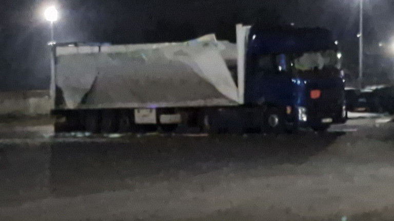 Взривилия се камион на митницата в Казанлък е превозвал 14