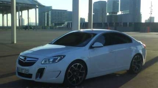 Opel Insignia OPC заснета без камуфлаж