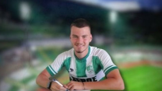 Бранителят на Берое Викторио Вълков поднови своя контракт с клуба