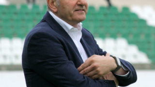 Кольо Спасов остава треньор на Черно море