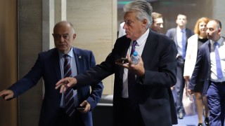 ГЕРБ предали ПП/ДБ за реформата в службите, но сглобката остава стабилна