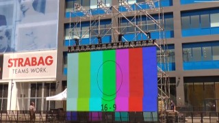 След почти двудневна работа видеостената пред Сектор А на