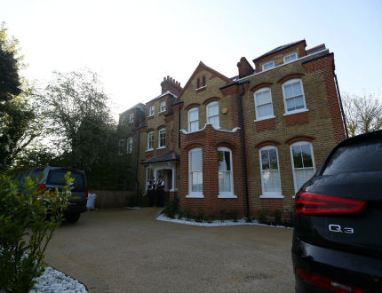 Три деца убити в дома им в Лондон