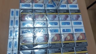 Полицията иззе три чанти с 42 200 къса папироси и