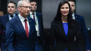 Премиерът Николай Денков обясни че ще има приемственост Той посочи