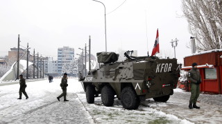 Сръбската армия е готова да изпълнява заповеди и президентът Александър Вучич