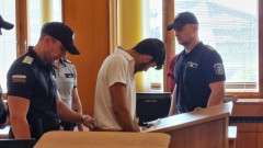 Пълнолетен е шофиралият автобуса, който уби двама полицаи в Бургас