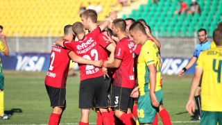 Лидерът във Втора лига Локомотив София разби с 3 0 Добруджа