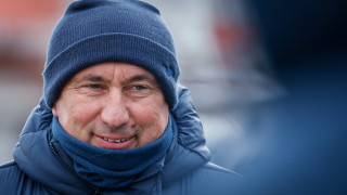 Левски е продължил договора на старши треньора Станимир Стоилов при