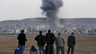 Кюрдите си върнаха 70% от Кобани