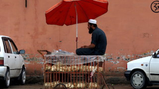 Пакистанска ислямистка група прекрати протестите заради карикатури на пророка Мохамад