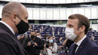 Президентът Румен Радев разговаря в Страсбург с френския си колега