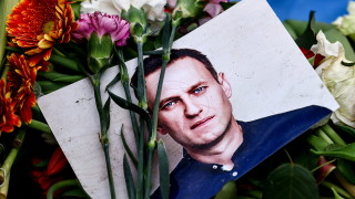 Руският православен свещеник отслужил панихидата за покойния руски опозиционен лидер