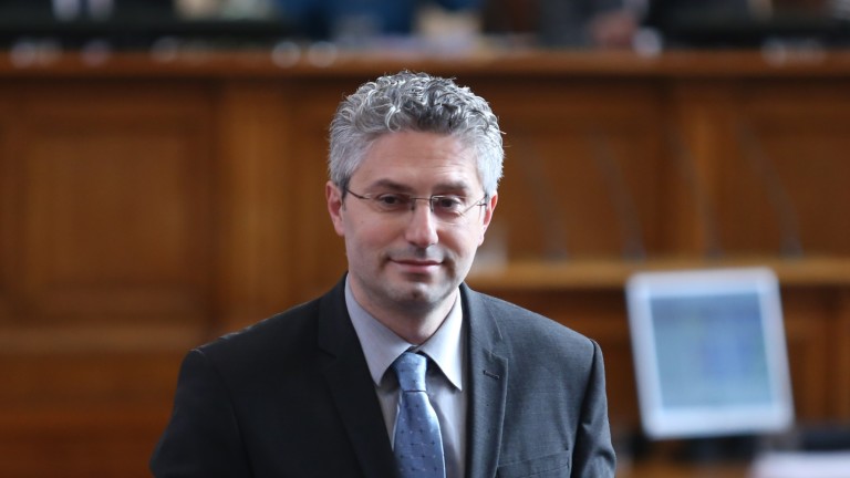 Възраждане амбицирана да създаде свое политическо семейство в ЕП