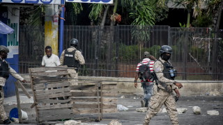 Няколкостотин затворници са избягали в столицата на Хаити Порт о Пренс след