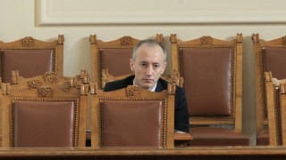 Дали сексуалното образование на децата ни не е закъсняло, пита министър Вълчев