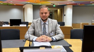 Зам министърът на младежта и спорта Петър Младенов участва в политически