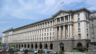 Краткосрочният кредитен рейтинг на България остава „A-„, според Fitch